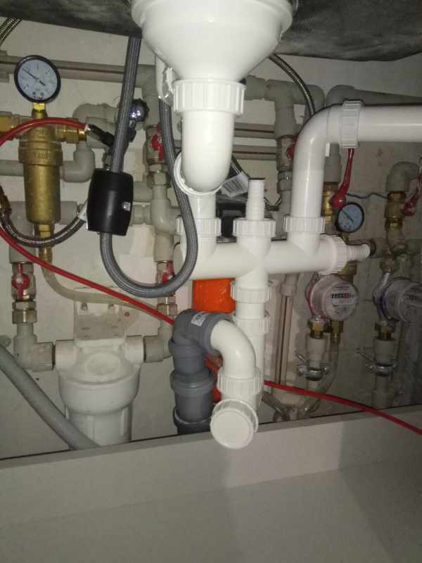 Подключение и монтаж стока умывальника